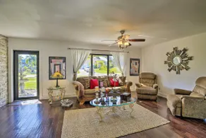 Pet-Friendly Oasis w/ Deck & Fire Pit in Bokeelia! - Image 4