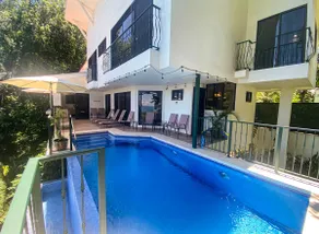 Mi Casa Es Su Casa, Walking distance from Beach - Image 2