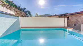 Boutique townhouse, modern, pool, WiFi - Image 5