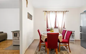 Pet friendly home in Tinj - Image 5