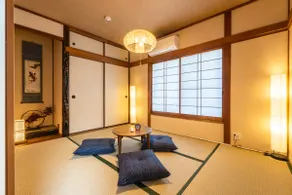 Entire house, very convenient to go to USJ, Aquarium, and Namba Station! - Image 5