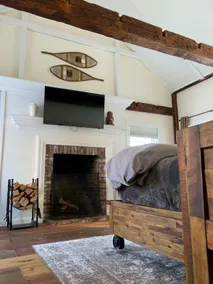 Cottage-loft,fireplace,deck,32 acres-The Woodshed - Image 3
