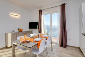Orange house - Image 4