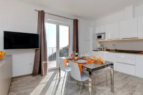 Orange house - Image 3