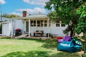 Court House Hideaway - Country Comfort in Town - Image 5