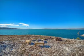 180 graders udsigt over Canyon Lake! Opskalere luksus venter! - Image 5