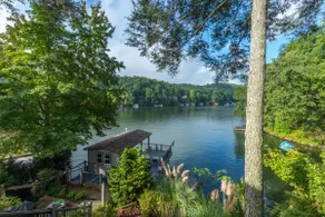 Lakeshire on Lake Lure I 3 BR Lake Front Home I Animaux acceptés - Image 4