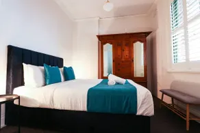 Amazing place to stay in the heart of the rocks - Image 3