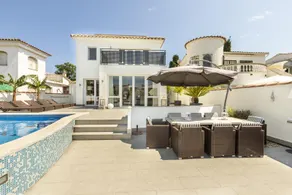 Villa moderne  4 chambres , piscine privée, proche plage. - Image 3