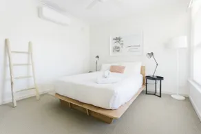 2 BR Apt | Free Parking & Wi-Fi Near Glenelg Beach - Image 4