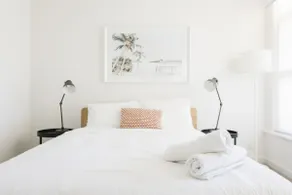 2 BR Apt | Free Parking & Wi-Fi Near Glenelg Beach - Image 2
