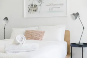 2 BR Apt | Free Parking & Wi-Fi Near Glenelg Beach - Image 5