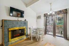 1 bedroom Queen Suite w/outdoor heated pool 209 - Image 4