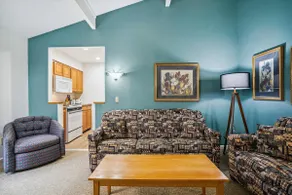 1 bedroom Queen Suite w/outdoor heated pool 209 - Image 2