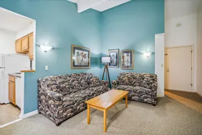 1 bedroom Queen Suite w/outdoor heated pool 209 - Image 3