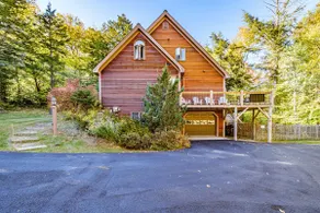 Yogi's Hideaway - Cozy Ski Cabin With-in walking distance to Sunday River Ski Resort! - Image 4