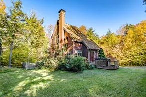 Yogi's Hideaway - Cozy Ski Cabin With-in walking distance to Sunday River Ski Resort! - Image 3