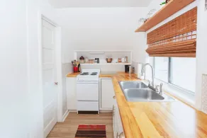 Designer 1 BD Apt |W/ W&D |Near I-5 & DT - Image 2