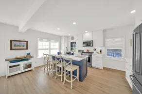 Larry's Lakefront Sleeps 14 with a Private Beach! - Image 4
