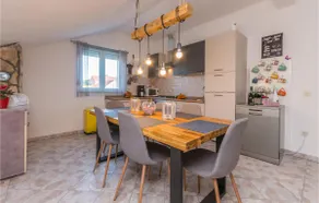 Pet Friendly Home In Tinj - Image 3