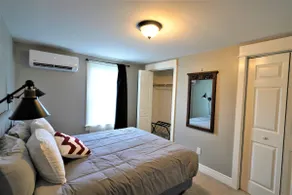 Charming Remodeled Colonial - Walk to Everything - Image 4