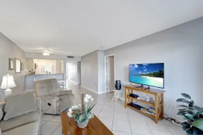 NOUVEAU! 2BR Venice Condo w / Pool, à 15 minutes des plages! Vues du parcours de golf! - Image 5
