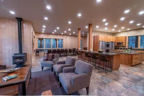 Spectacular Luxury Lodge Hot Tub Private Lake-Bend - Image 5