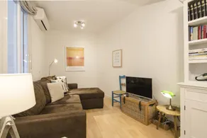Trendy & Cozy - 1 Bedroom 1 Bathroom - Chamberí - Image 4