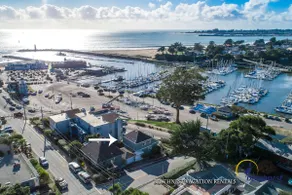 Happy Harbour - Meer- und Hafenblick, zu Fuß zum Strand! - Image 2