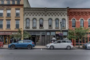 Sheridan House-Studio:upscale apartment on Main St - Image 2