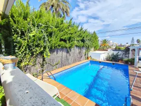 Agréable villa entièrement équipée avec piscine, barbecue et jardin | Vue mer | À côté de la plage | Adaptée au travail à distance | Avec animaux bienvenus - Image 4