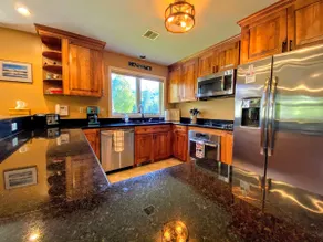 FV49 Stunning single level home Skiing Golf, A/C! - Image 3
