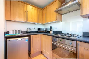 11 Woodland Court-Modern-Apartment-Bathroom - Image 4