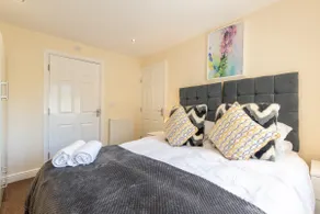 11 Woodland Court-Modern-Apartment-Bathroom - Image 3