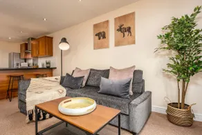 Elliot Suite No7 - Donnini Apartments - Image 2