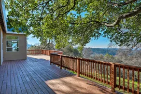 Hot Tub & Mtn Views: Peaceful Columbia Retreat! - Image 3