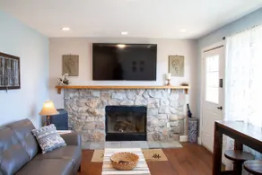 Cottage on Working Turkey and Bee Farm in the Heart of Crozet - Image 3