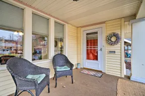 Peaceful Wine Country Getaway - Walk to Downtown! - Image 2