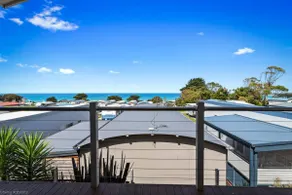 BAY BLISS CABIN - set in a popular caravan park - Image 4