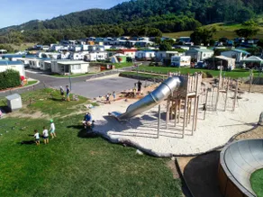 BAY BLISS CABIN - set in a popular caravan park - Image 5