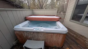 Merveilleuse maison adaptée aux familles avec jacuzzi, barbecue et piscine - Image 4