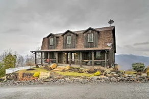 The Barn House: Caldwell Mtn Retreat w/ Hot Tub! - Image 3