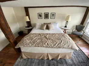 King Suite, fireplace, on 32 acres-Cider House 2 - Image 2