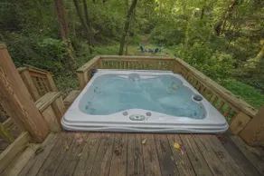Gabriele Luxury Pondside Cabin w/ Hot Tub, Firepit - Image 4