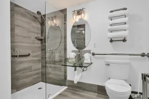 Relaxing Condo Hotel In The Grove, Free Parking - Image 5