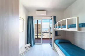 Apartment with sea view, city center. - Image 5