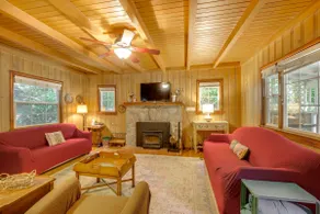 Vintage 'Snow White' Cottage ~ 2 Miles to Village! - Image 5