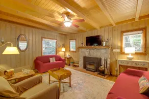 Vintage 'Snow White' Cottage ~ 2 Miles to Village! - Image 4