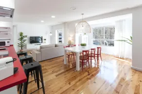 BEAUTIFUL APARTMENT IN CITY CENTRE - FAMILIES ONLY - Image 4
