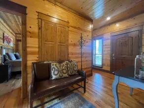 Stylish 3-Bedroom Cabin in Hochatown - King Beds, - Image 2